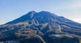 Pantangan Mendaki Gunung Lawu yang Perlu Diketahui Pemula